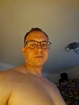 Snapshot of Adamus41 chatting on 04/05/26, 05:48 Adamus41 online show from 04/05/26, 05:48