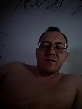 Snapshot of Adamus41 chatting on 04/06/26, 08:43 Adamus41 online show from 04/06/26, 08:43