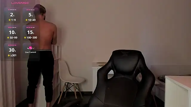 Snapshot of Paul_Rolex chatting on 03/10/26, 12:32 Paul Rolex online show from 03/10/26, 12:32