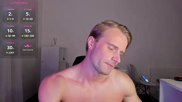 Snapshot of Paul_Rolex chatting on 03/11/26, 03:18 Paul Rolex online show from 03/11/26, 03:18