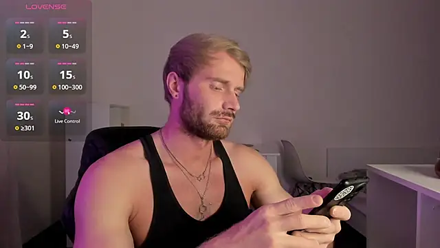 Snapshot of Paul_Rolex chatting on 03/31/26, 01:44 Paul Rolex online show from 03/31/26, 01:44