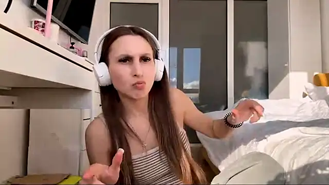 LynetteMerino online show from 04/05/26, 01:19