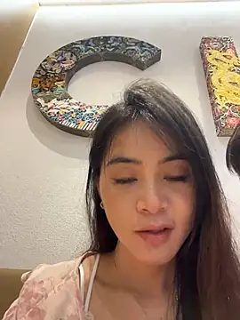 Snapshot of elaine616 chatting on 04/20/26, 09:45 elaine616 online show from 04/20/26, 09:45