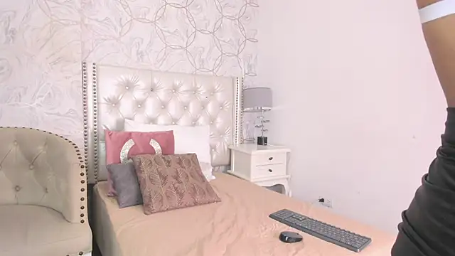 cathaleja 20  online show from 04/16/26, 09:39