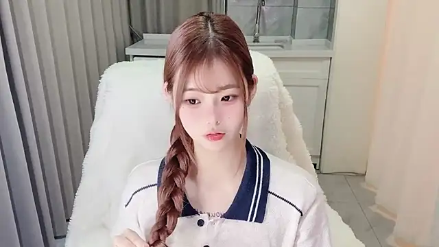 Snapshot of xiaoyugan_cute chatting on 06/11/26, 03:32 xiaoyugan cute online show from 06/11/26, 03:32