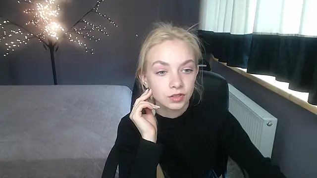 SonnySofia online show from 04/22/26, 05:32