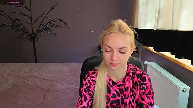 SonnySofia online show from 05/05/26, 05:37