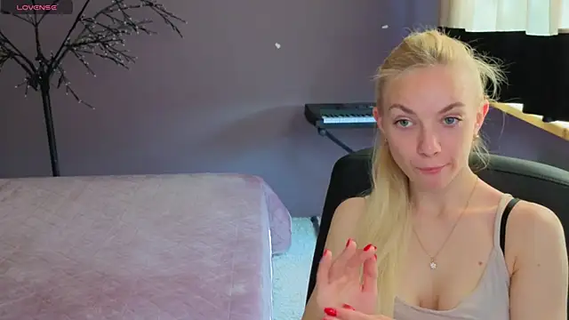 SonnySofia online show from 05/18/26, 05:46