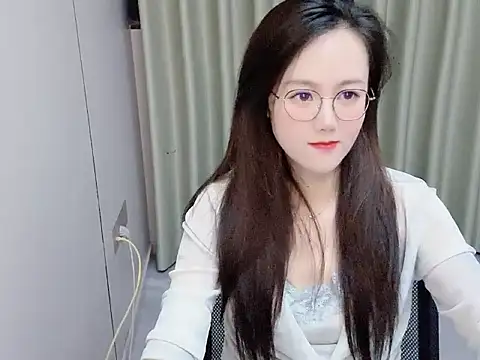 Snapshot of G0080 chatting on 05/14/26, 01:18 G0080 online show from 05/14/26, 01:18