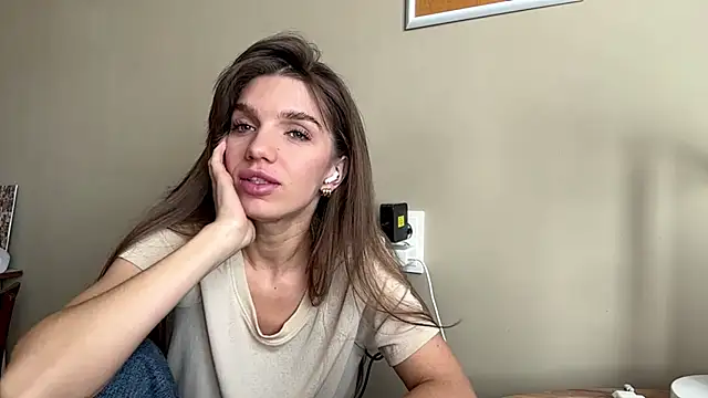 Snapshot of ArtieThoman chatting on 04/24/26, 08:17 ArtieThoman online show from 04/24/26, 08:17