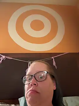 Snapshot of SlayNPlay chatting on 04/25/26, 03:42 SlayNPlay online show from 04/25/26, 03:42