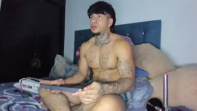 Snapshot of daamonxxx19_ chatting on 04/14/26, 02:17 daamonxxx19 online show from 04/14/26, 02:17
