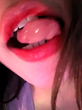GUGU11211 online show from 04/18/26, 06:56