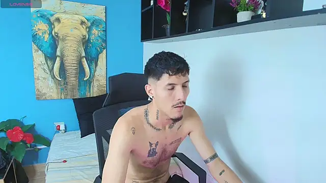 ALEXXXTREM69 online show from 05/01/26, 12:26