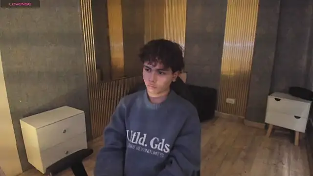 Snapshot of Elian_tay chatting on 04/06/26, 01:45 Elian tay online show from 04/06/26, 01:45