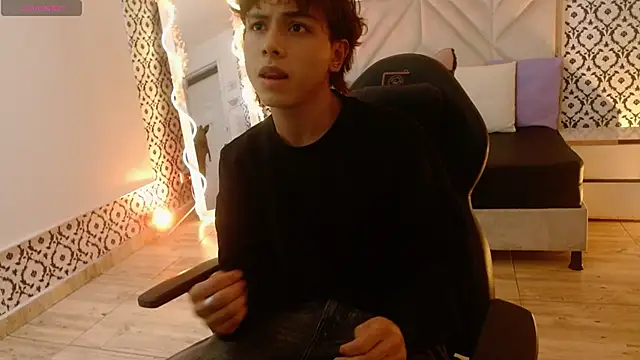 Snapshot of Elian_tay chatting on 04/07/26, 11:54 Elian tay online show from 04/07/26, 11:54