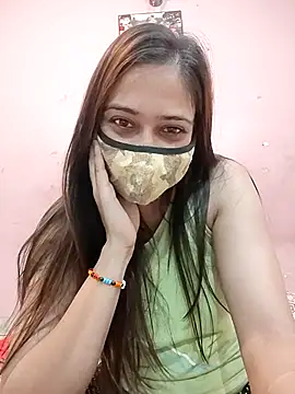 Snapshot of Aliyaa_bhat chatting on 08/07/26, 04:09 Aliyaa bhat online show from 08/07/26, 04:09