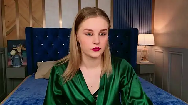 Snapshot of Molly_Voses chatting on 05/07/26, 08:36 Molly Voses online show from 05/07/26, 08:36