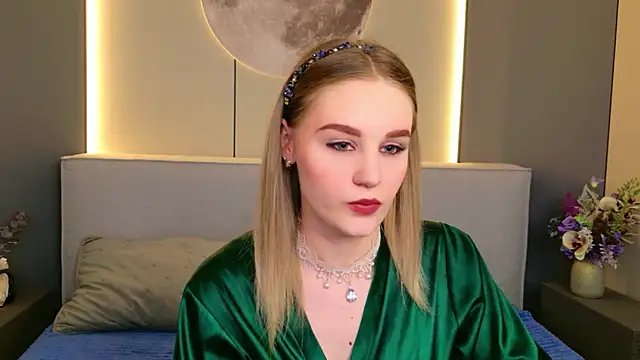 Snapshot of Molly_Voses chatting on 06/23/26, 08:51 Molly Voses online show from 06/23/26, 08:51