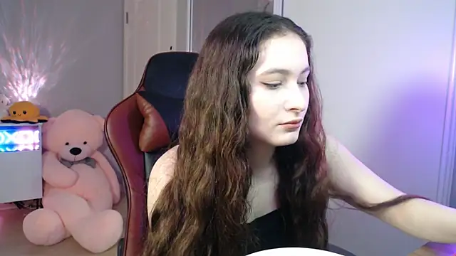 Snapshot of solitudebby chatting on 05/08/26, 11:43 solitudebby online show from 05/08/26, 11:43