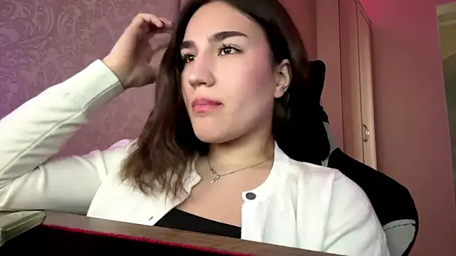 Snapshot of Mary_Nitherson chatting on 04/11/26, 10:30 Mary Nitherson online show from 04/11/26, 10:30