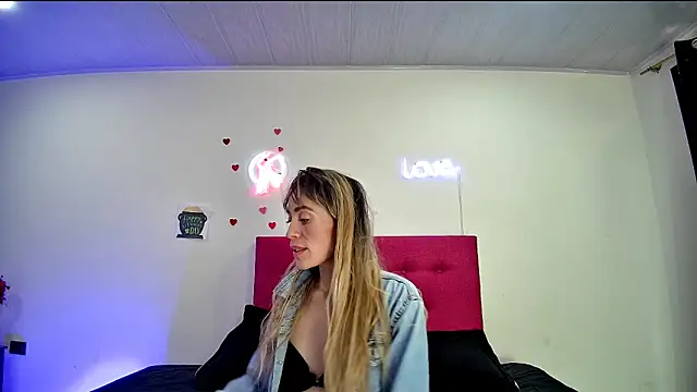 Lorena sweet33 online show from 04/10/26, 02:44