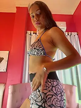 Snapshot of HannaHawke chatting on 04/13/26, 01:05 HannaHawke online show from 04/13/26, 01:05