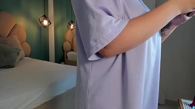 Snapshot of lilaa_sky chatting on 04/24/26, 12:07 lilaa sky online show from 04/24/26, 12:07