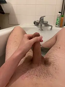 Snapshot of maxd2 chatting on 04/11/26, 11:36 maxd2 online show from 04/11/26, 11:36