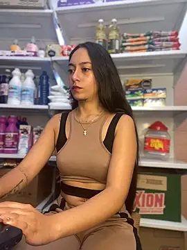 DulceLatinaxo online show from 04/17/26, 09:51