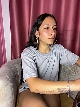 DulceLatinaxo online show from 04/21/26, 07:50