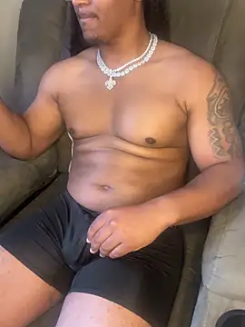 Snapshot of shepullsmydreads265 chatting on 04/21/26, 05:28 shepullsmydreads265 online show from 04/21/26, 05:28