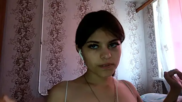 Snapshot of Mialikesun chatting on 05/20/26, 10:32 Mialikesun online show from 05/20/26, 10:32