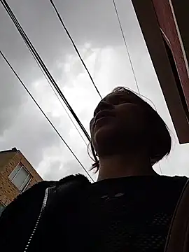 Mia 0-4 online show from 06/08/26, 03:34