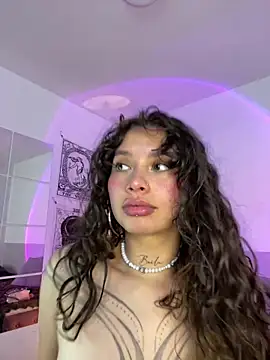 Snapshot of Dreanaa chatting on 04/15/26, 07:58 Dreanaa online show from 04/15/26, 07:58