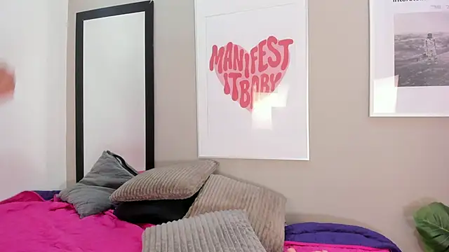 Snapshot of Noha_Xd chatting on 04/21/26, 10:12 Noha Xd online show from 04/21/26, 10:12