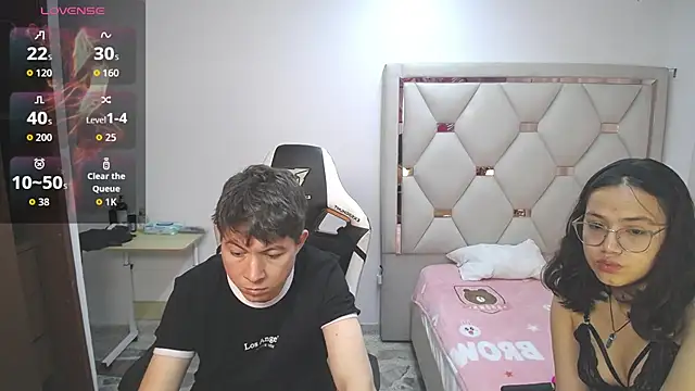 Zoe and jackk  online show from 05/04/26, 08:27