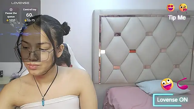 Zoe and jackk  online show from 05/10/26, 08:36