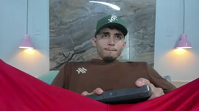 Snapshot of James-06 chatting on 05/11/26, 11:38 James-06 online show from 05/11/26, 11:38