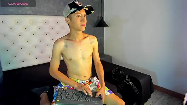 Jara Chick online show from 04/13/26, 07:52