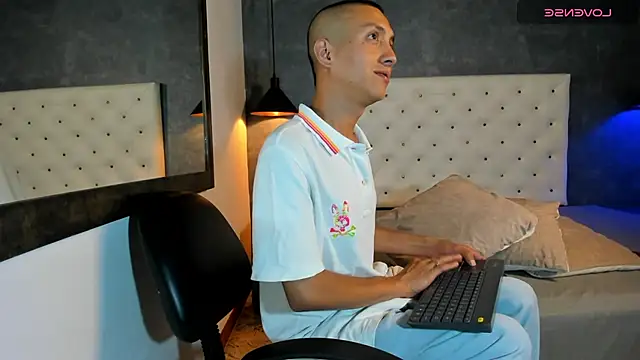 Snapshot of Jara_Chick chatting on 05/29/26, 08:29 Jara Chick online show from 05/29/26, 08:29