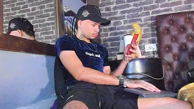 Daniel huge22 online show from 06/07/26, 04:00
