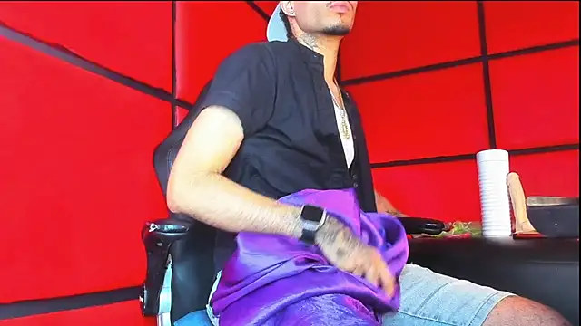 Daniel huge22 online show from 07/07/26, 06:12