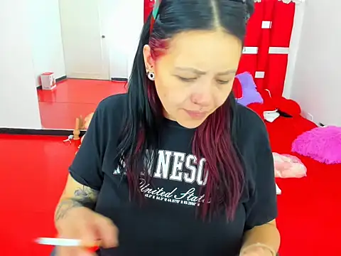 scarlett red 1 online show from 05/31/26, 05:20