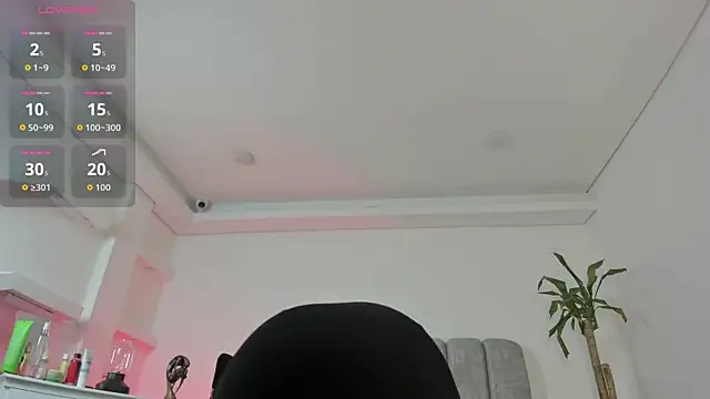 Snapshot of im_merlina chatting on 04/28/26, 12:32 im merlina online show from 04/28/26, 12:32