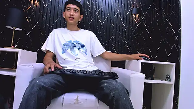 SmoothLatin  online show from 04/07/26, 02:17