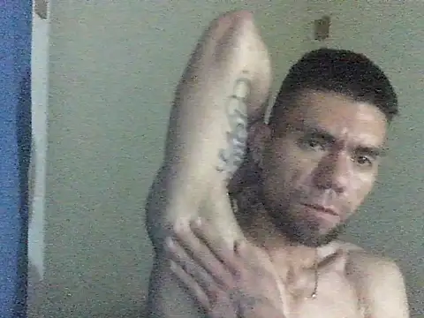 Snapshot of thomas2wood chatting on 05/21/26, 11:34 thomas2wood online show from 05/21/26, 11:34
