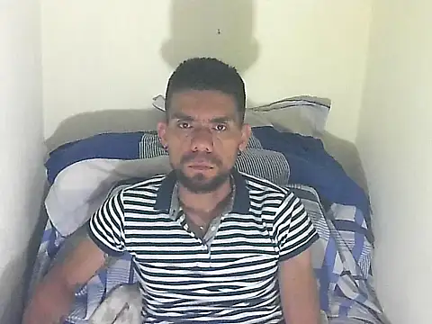Snapshot of thomas2wood chatting on 06/01/26, 12:34 thomas2wood online show from 06/01/26, 12:34