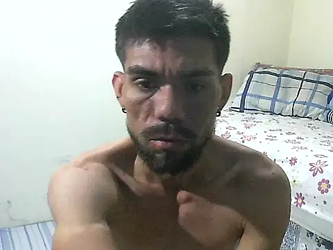 Snapshot of thomas2wood chatting on 07/13/26, 03:20 thomas2wood online show from 07/13/26, 03:20