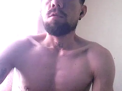 Snapshot of thomas2wood chatting on 07/16/26, 10:16 thomas2wood online show from 07/16/26, 10:16